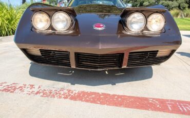 Chevrolet-Corvette-1974-Coupe-10