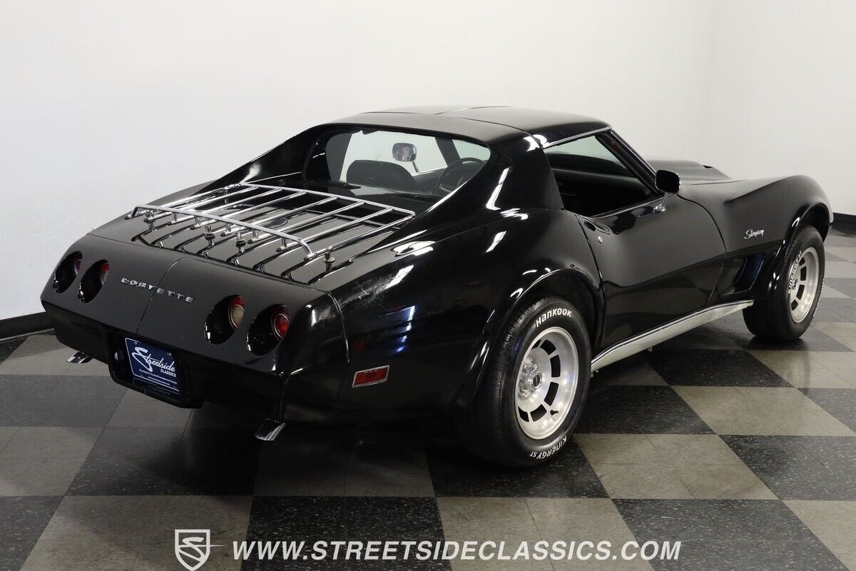 Chevrolet-Corvette-1974-Coupe-10