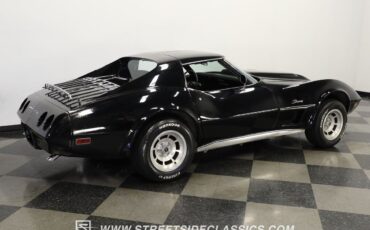 Chevrolet-Corvette-1974-Coupe-11