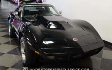 Chevrolet-Corvette-1974-Coupe-14