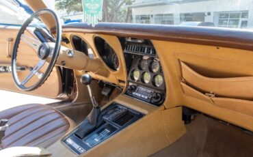 Chevrolet-Corvette-1974-Coupe-16