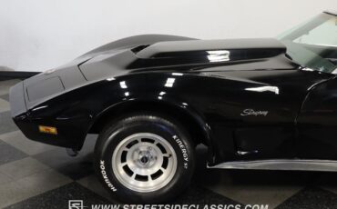 Chevrolet-Corvette-1974-Coupe-22