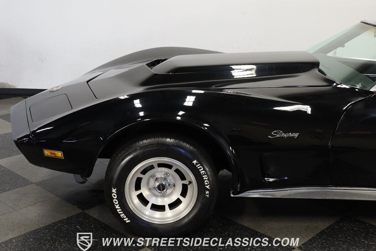 Chevrolet-Corvette-1974-Coupe-22