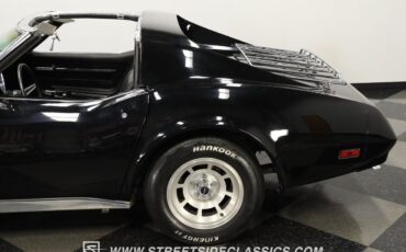 Chevrolet-Corvette-1974-Coupe-23