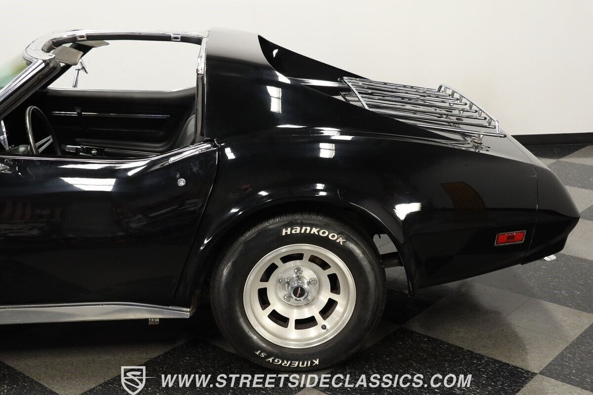 Chevrolet-Corvette-1974-Coupe-23