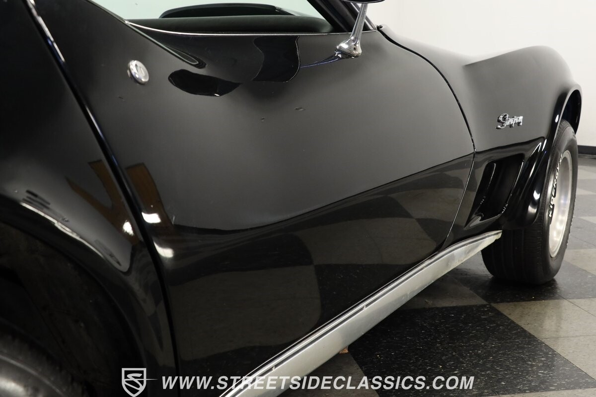 Chevrolet-Corvette-1974-Coupe-25