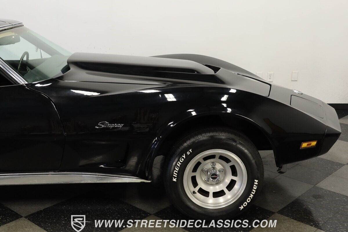 Chevrolet-Corvette-1974-Coupe-28