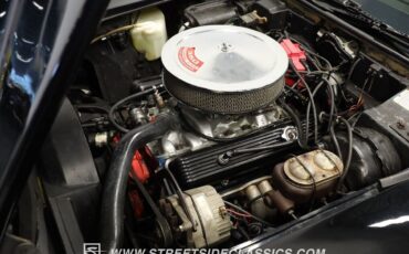 Chevrolet-Corvette-1974-Coupe-3