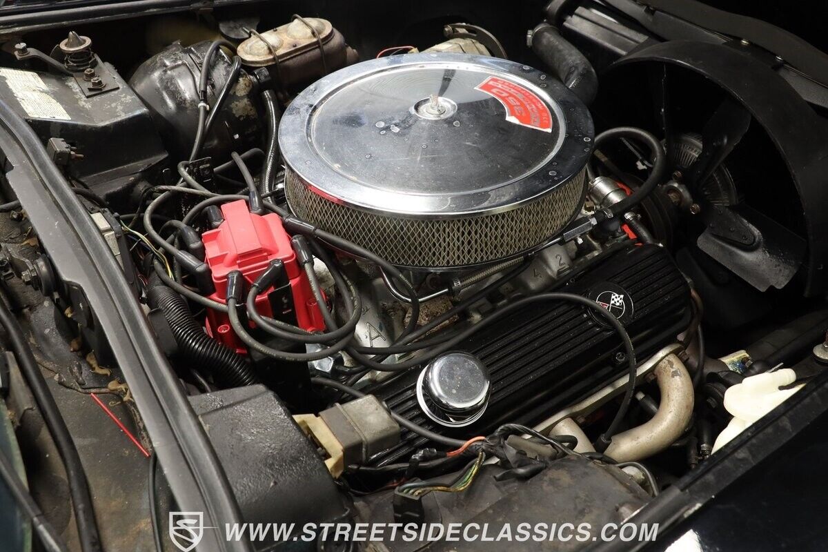 Chevrolet-Corvette-1974-Coupe-32
