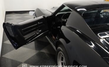 Chevrolet-Corvette-1974-Coupe-33