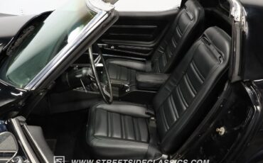 Chevrolet-Corvette-1974-Coupe-35