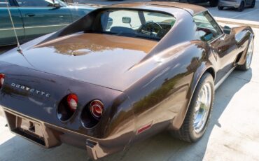 Chevrolet-Corvette-1974-Coupe-4
