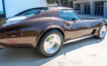 Chevrolet-Corvette-1974-Coupe-5