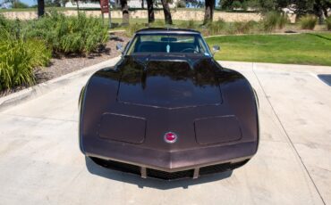 Chevrolet-Corvette-1974-Coupe-9