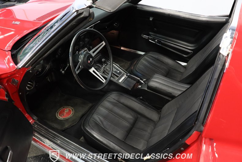 Chevrolet-Corvette-1974-Red-Black-15