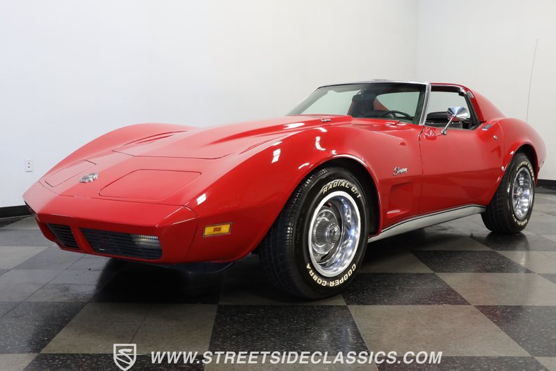 Chevrolet-Corvette-1974-Red-Black-19