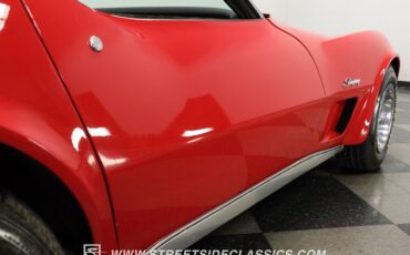 Chevrolet-Corvette-1974-Red-Black-25