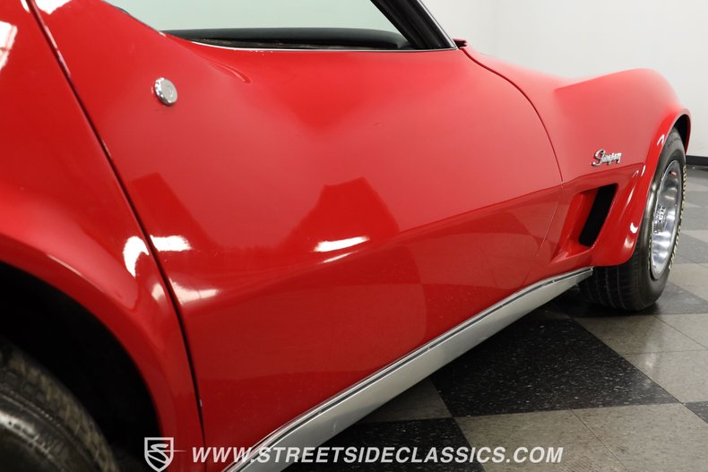 Chevrolet-Corvette-1974-Red-Black-25