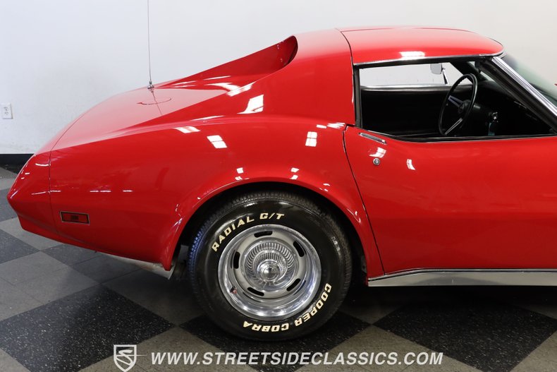 Chevrolet-Corvette-1974-Red-Black-26