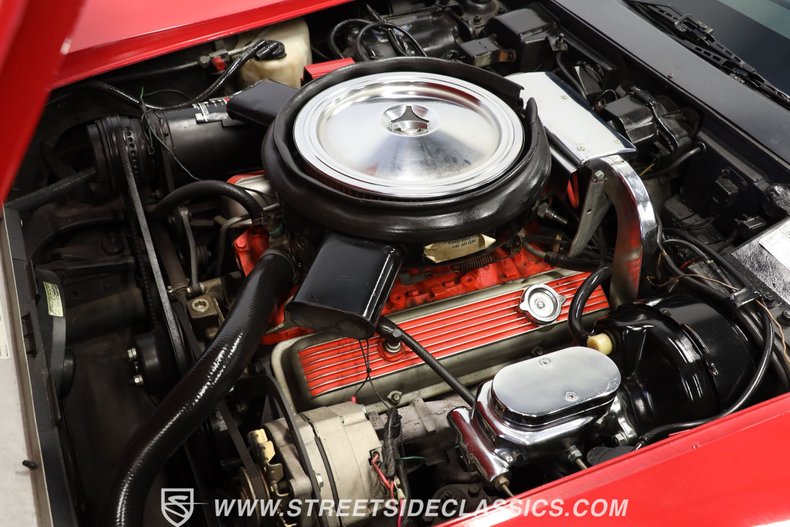 Chevrolet-Corvette-1974-Red-Black-3