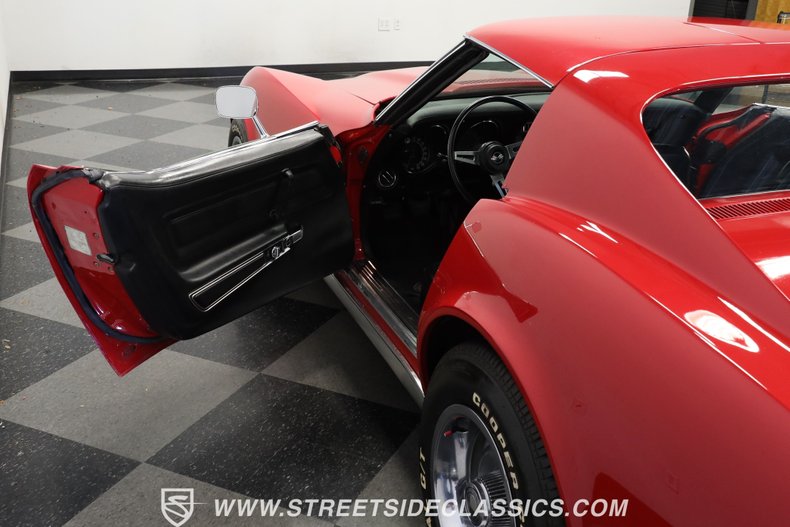 Chevrolet-Corvette-1974-Red-Black-31
