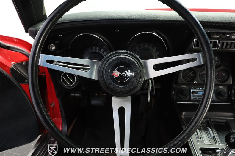 Chevrolet-Corvette-1974-Red-Black-34
