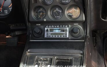 Chevrolet-Corvette-1974-Red-Black-37
