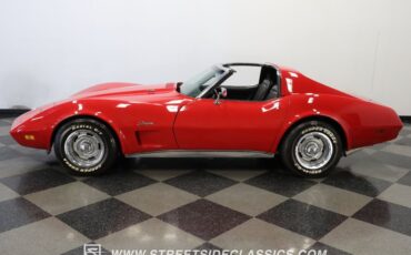 Chevrolet-Corvette-1974-Red-Black