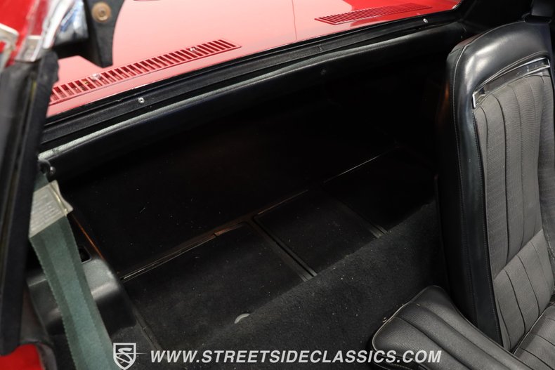 Chevrolet-Corvette-1974-Red-Black-42