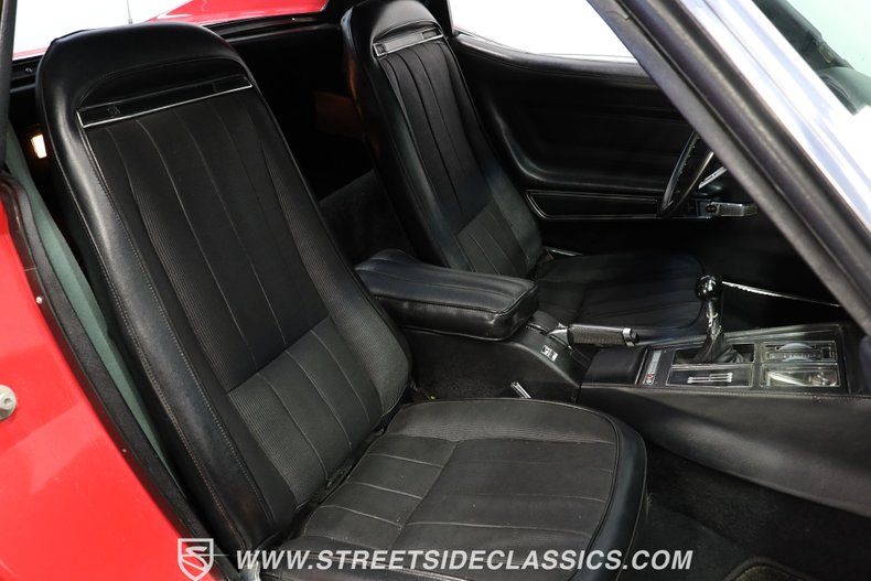 Chevrolet-Corvette-1974-Red-Black-43