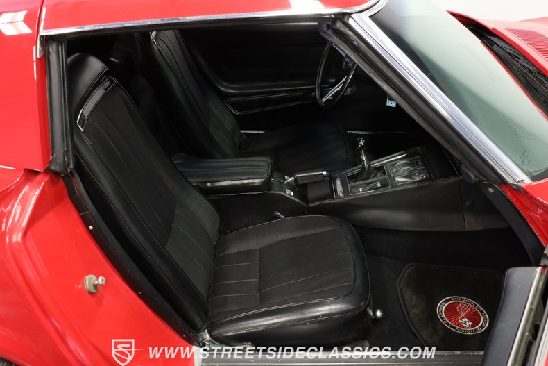 Chevrolet-Corvette-1974-Red-Black-44