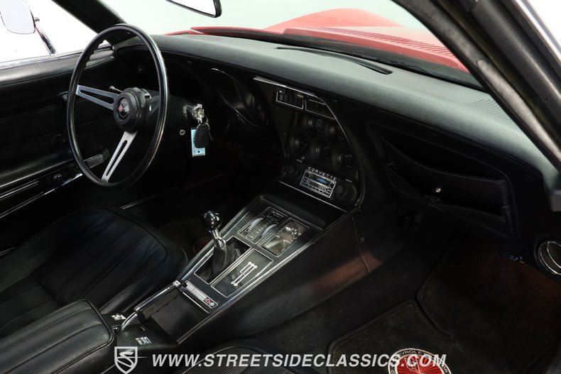 Chevrolet-Corvette-1974-Red-Black-45