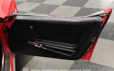 Chevrolet-Corvette-1974-Red-Black-48