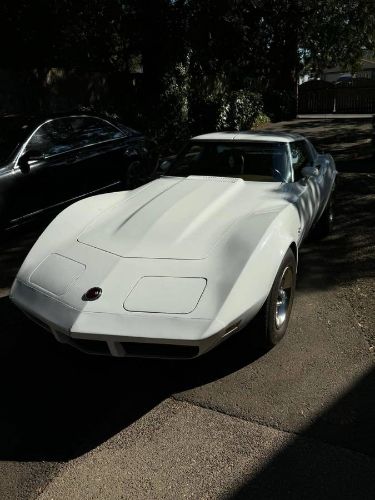Chevrolet-Corvette-1974-White-7
