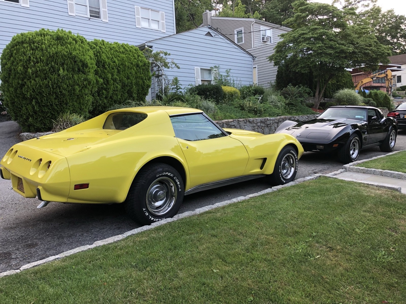 Chevrolet-Corvette-1975-6