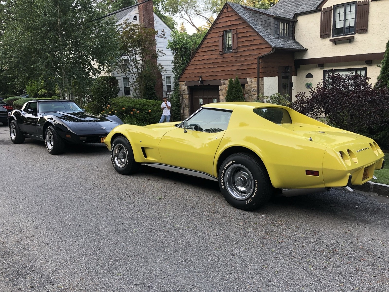 Chevrolet-Corvette-1975-7
