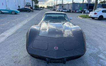 Chevrolet-Corvette-1975-Coupe-1