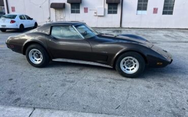 Chevrolet-Corvette-1975-Coupe-11