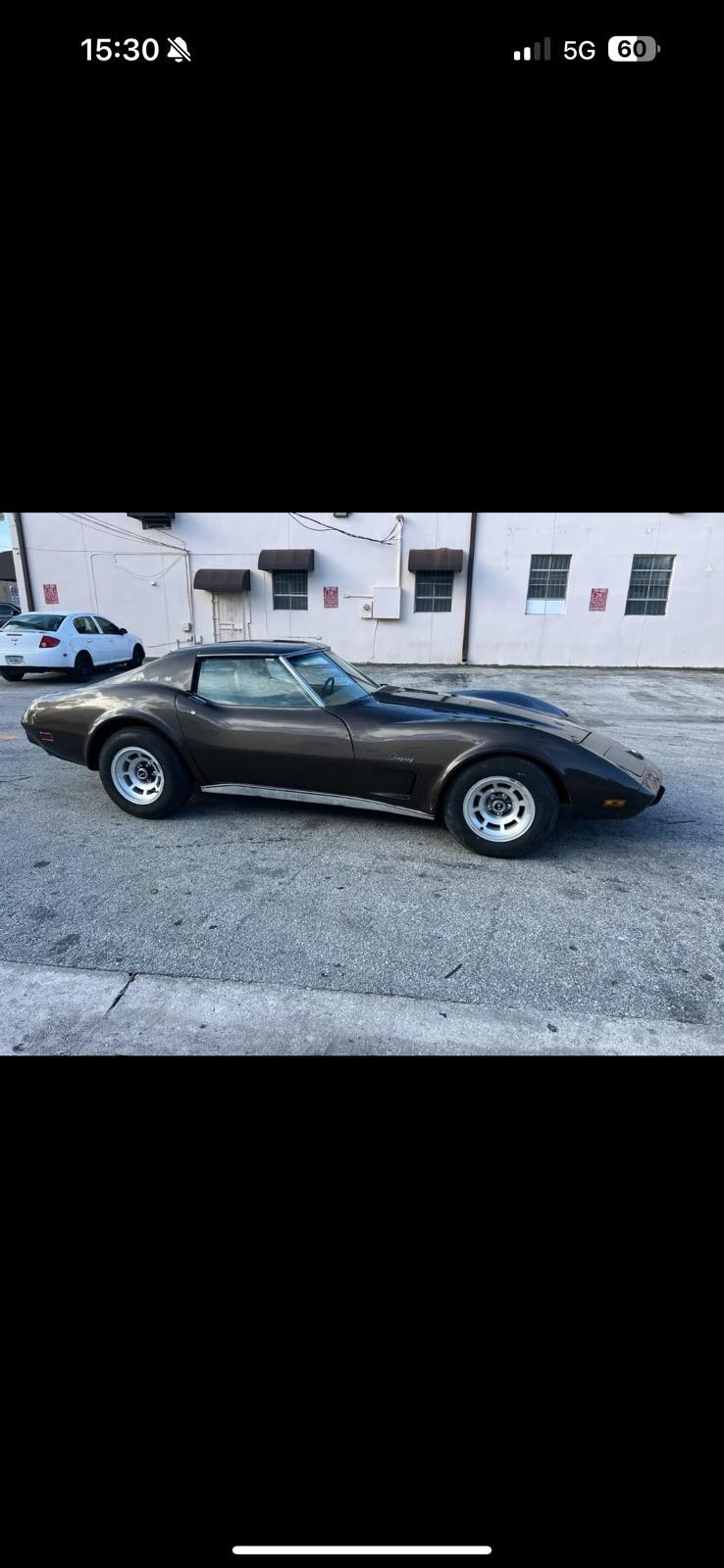 Chevrolet-Corvette-1975-Coupe-11