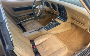 Chevrolet-Corvette-1975-Coupe-15