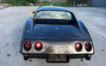 Chevrolet-Corvette-1975-Coupe-5