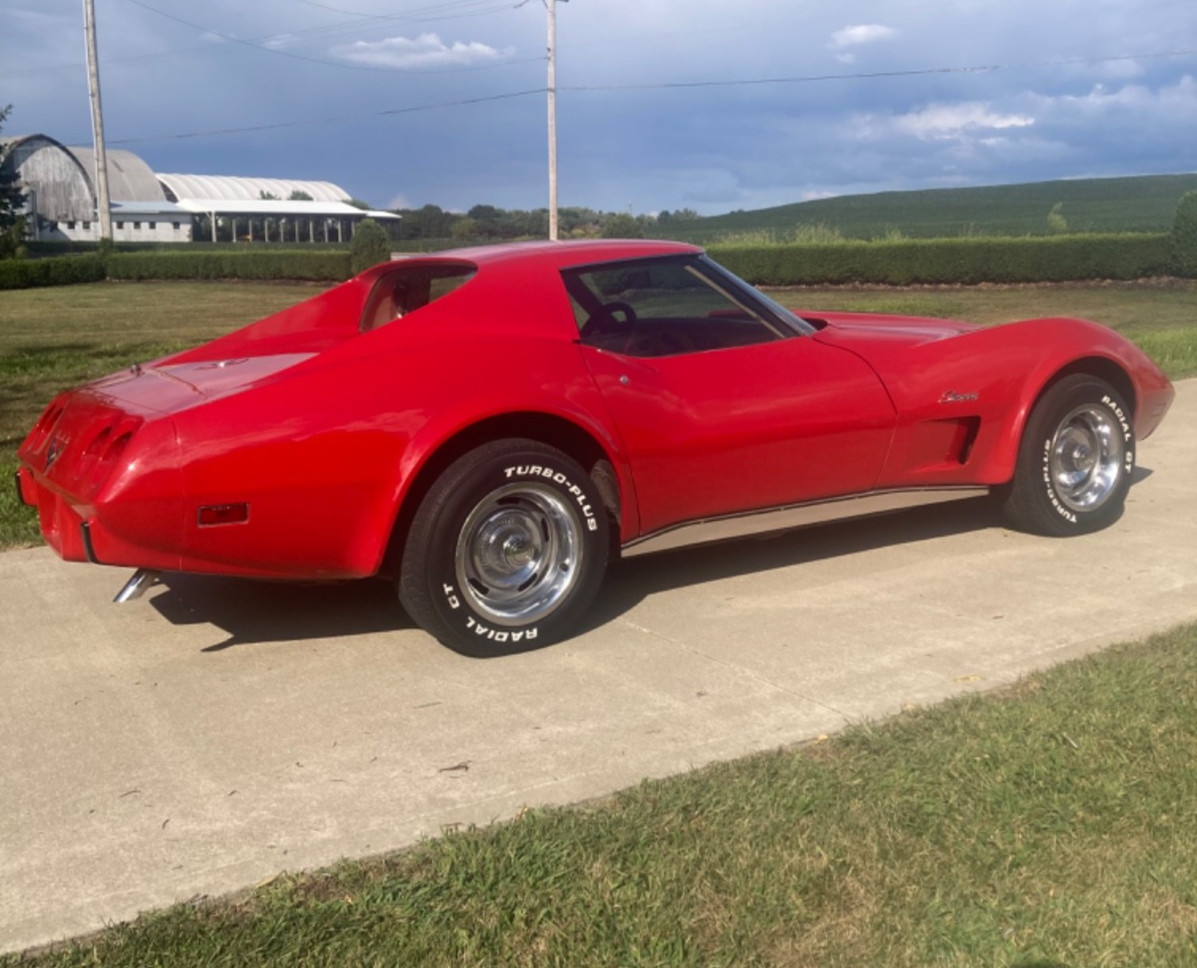 Chevrolet-Corvette-1976-1
