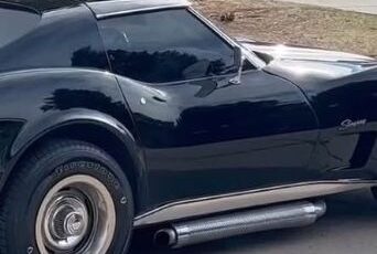 Chevrolet-Corvette-1976-Black-Black-6