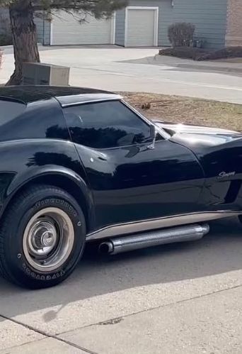 Chevrolet-Corvette-1976-Black-Black-6