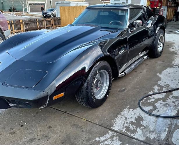 Chevrolet-Corvette-1976-Black-Black-9
