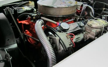 Chevrolet-Corvette-1976-Coupe-9