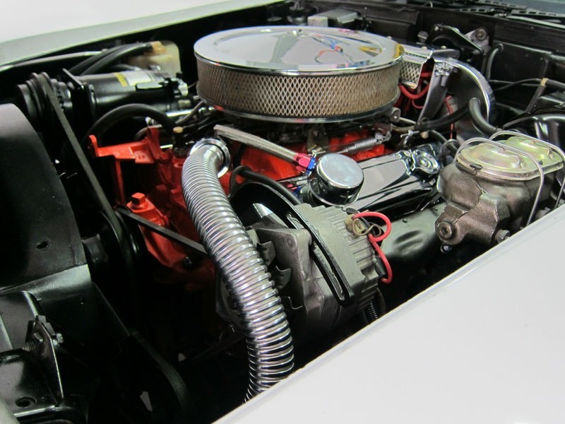 Chevrolet-Corvette-1976-Coupe-9