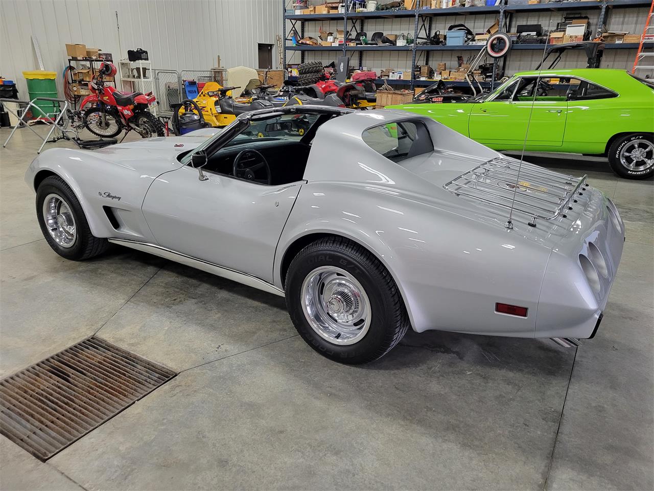 Chevrolet-Corvette-1976-Silver-Black-11