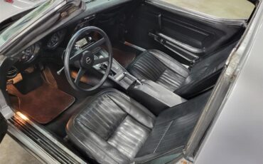 Chevrolet-Corvette-1976-Silver-Black-13