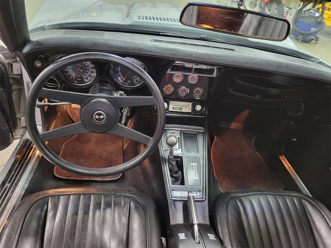 Chevrolet-Corvette-1976-Silver-Black-15